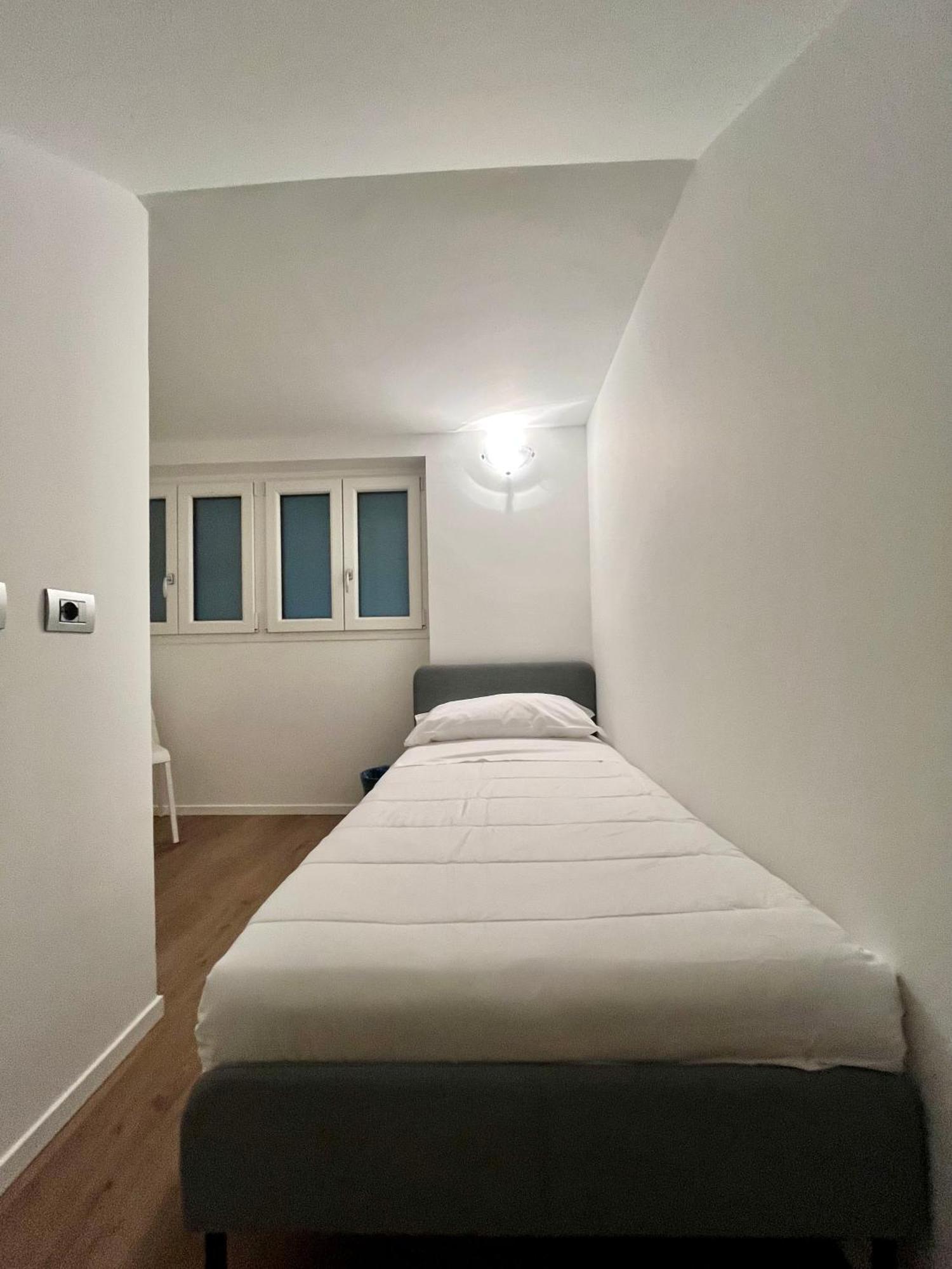 Central Side Apartment Милан Экстерьер фото