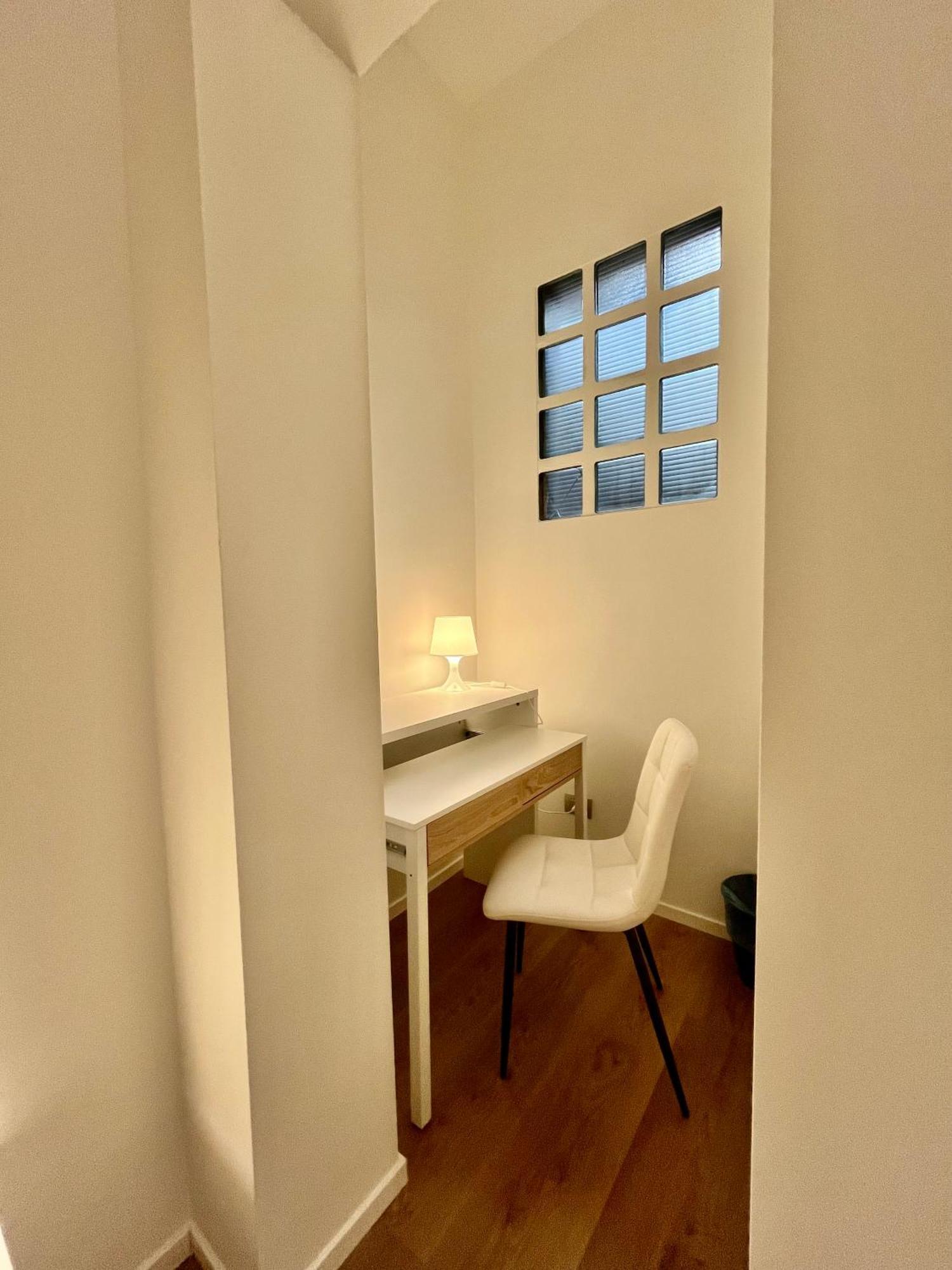 Central Side Apartment Милан Экстерьер фото